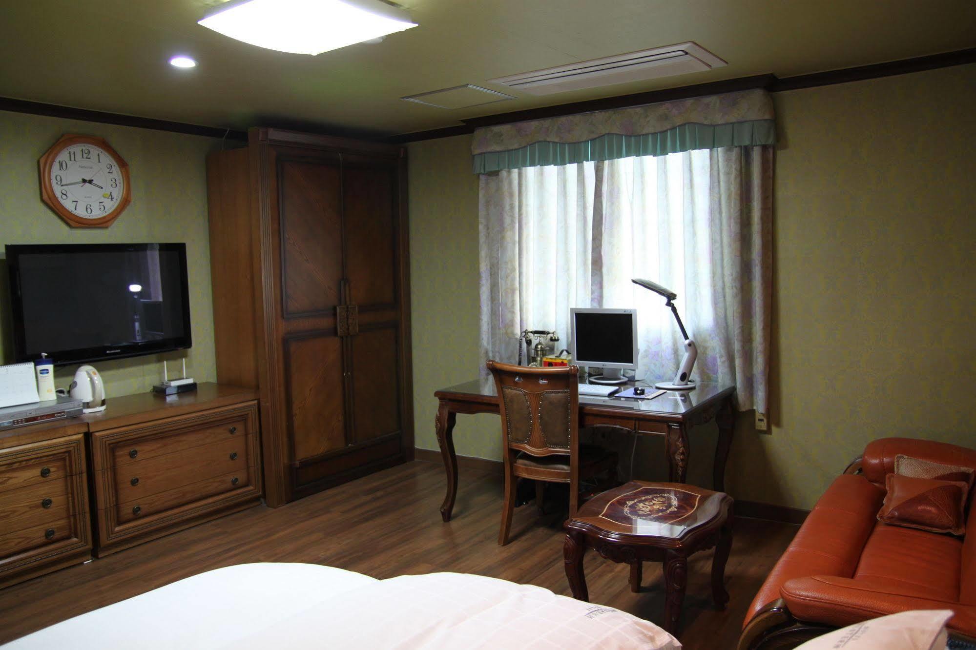Gunsan Western Hotel Buitenkant foto