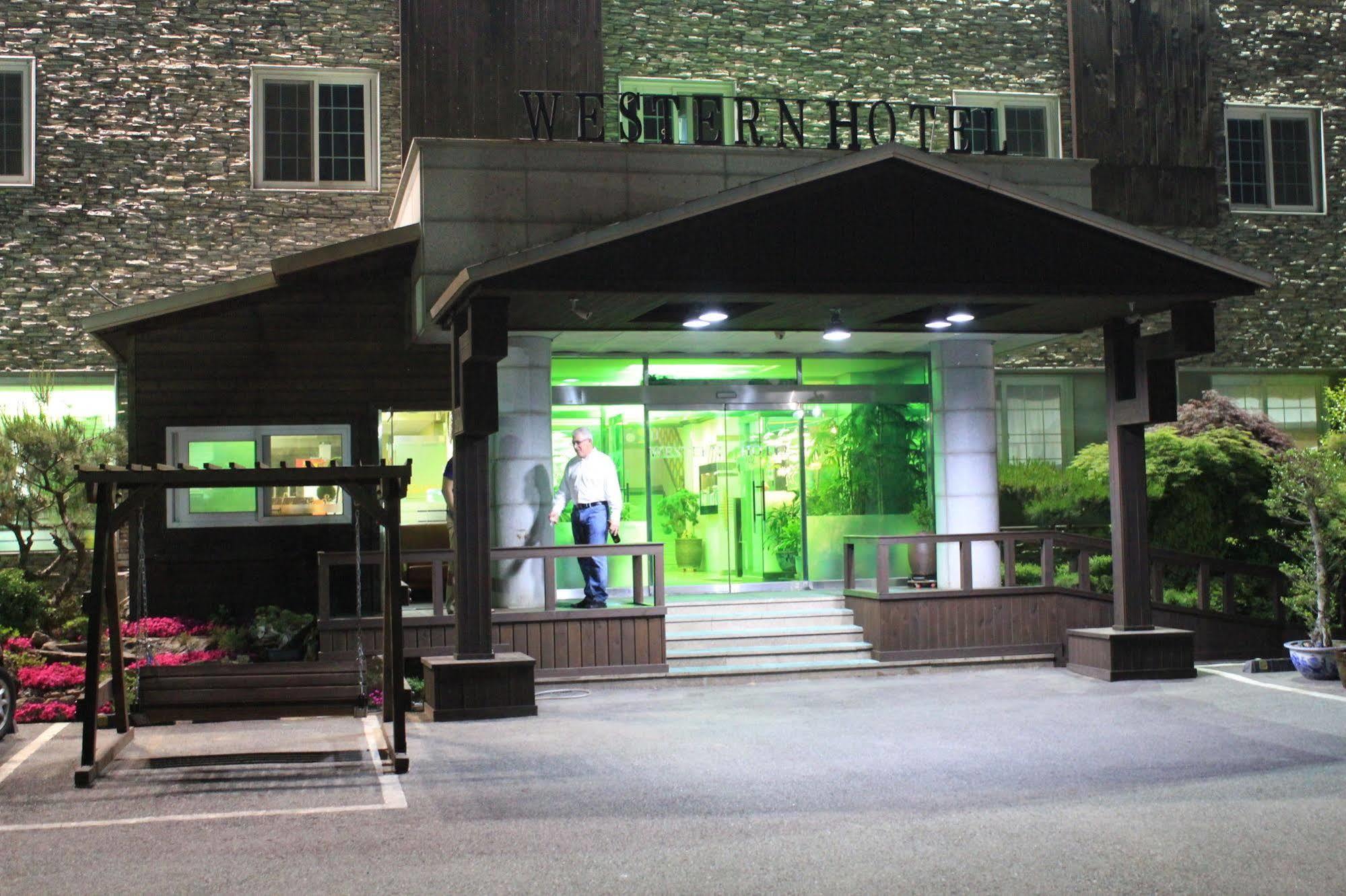 Gunsan Western Hotel Buitenkant foto