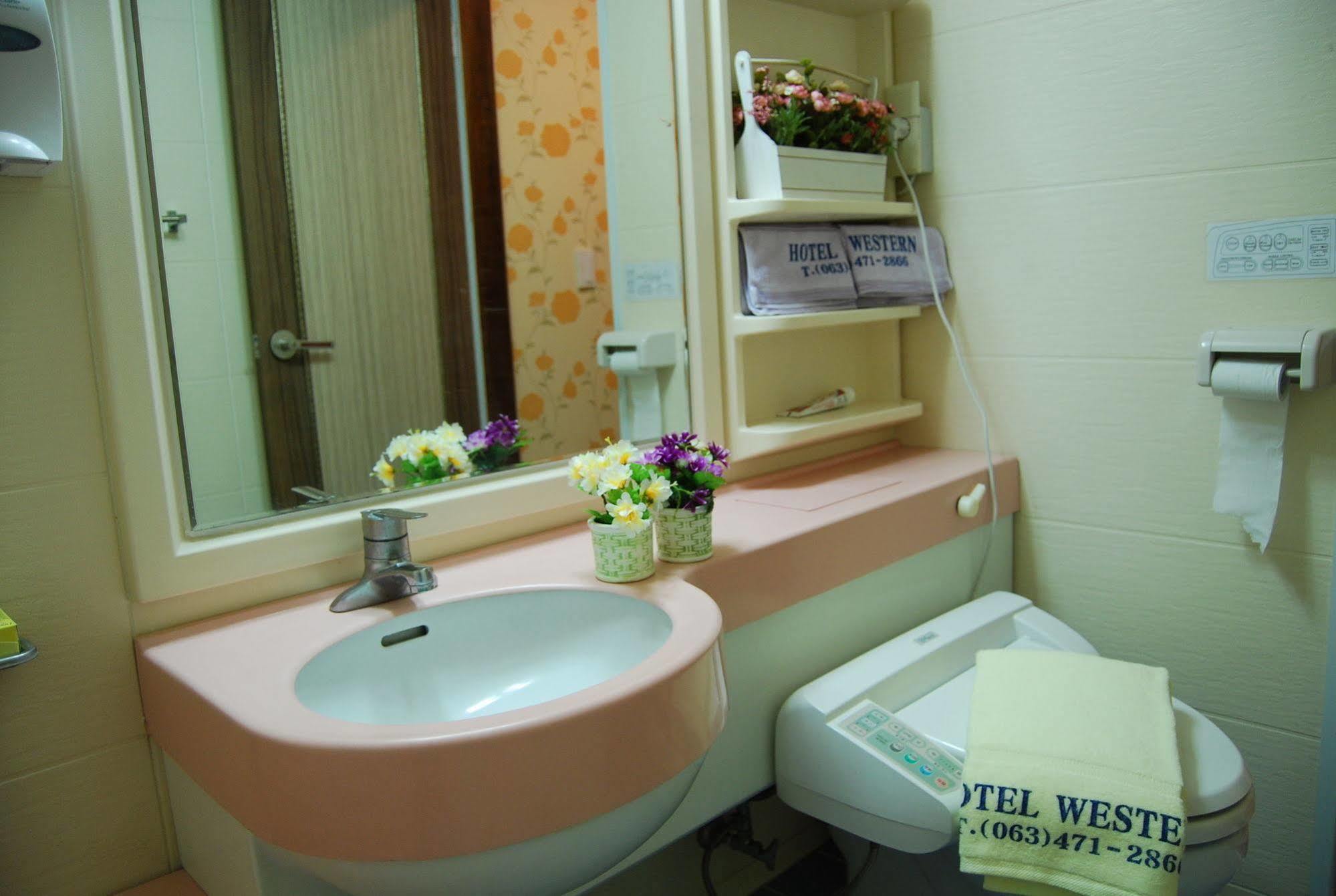 Gunsan Western Hotel Buitenkant foto