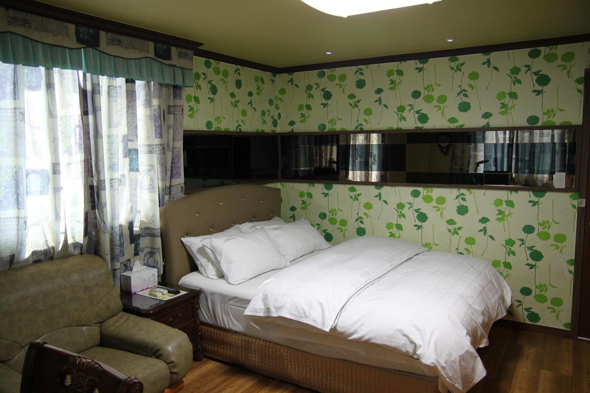 Gunsan Western Hotel Buitenkant foto