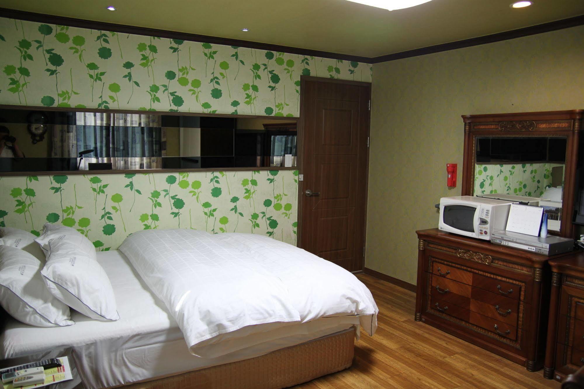 Gunsan Western Hotel Buitenkant foto