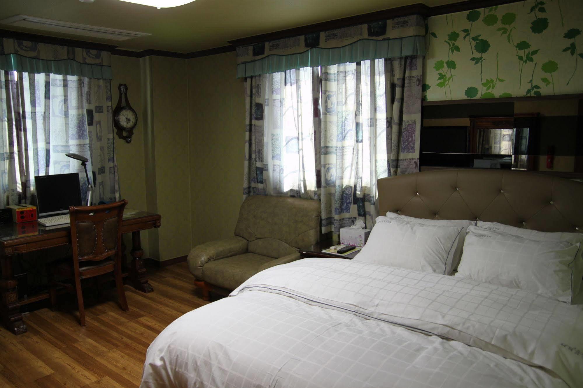 Gunsan Western Hotel Buitenkant foto